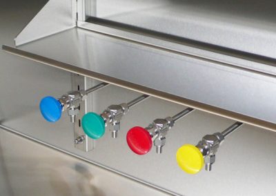 Solventdistributie voor handschoenenkasten