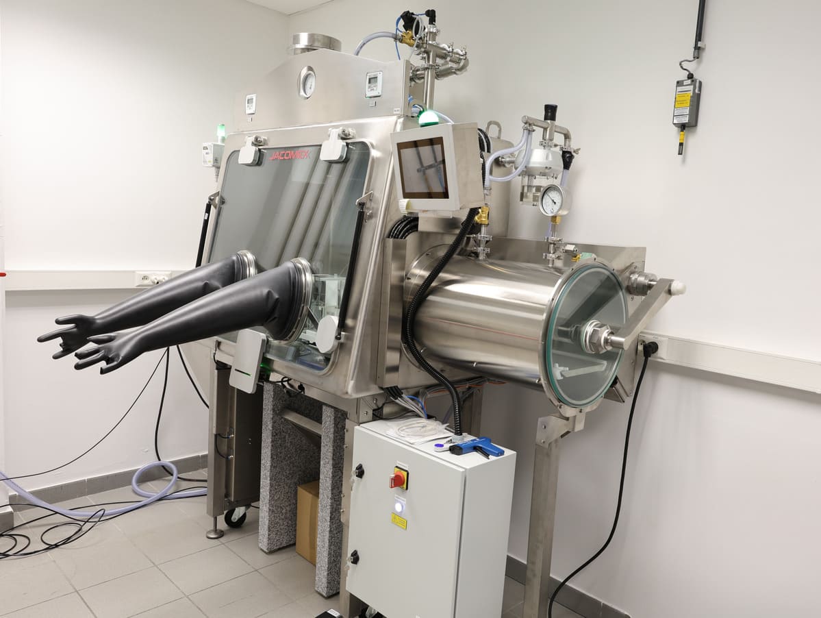 Isolator met nauwkeurige vochtigheidsregeling