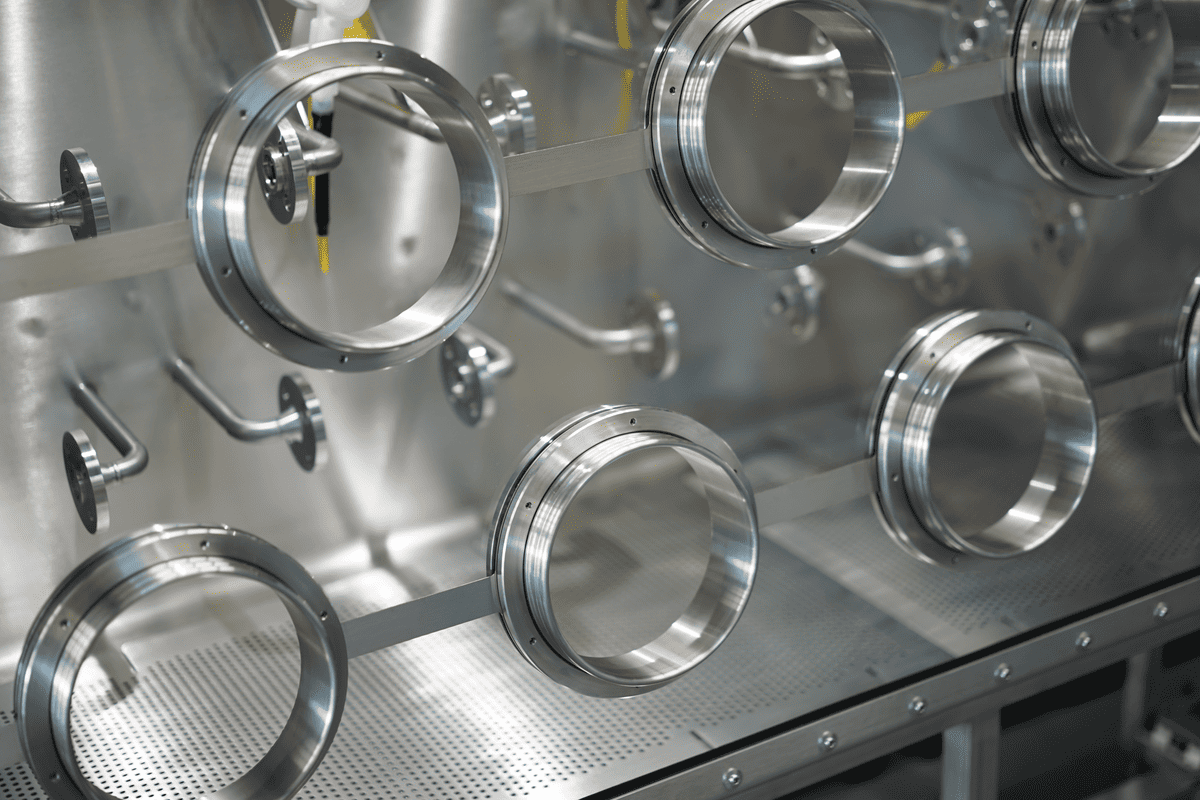 Jacomex High Integrity Containment Glovebox-systeem onder gefilterde lucht met onderdruk