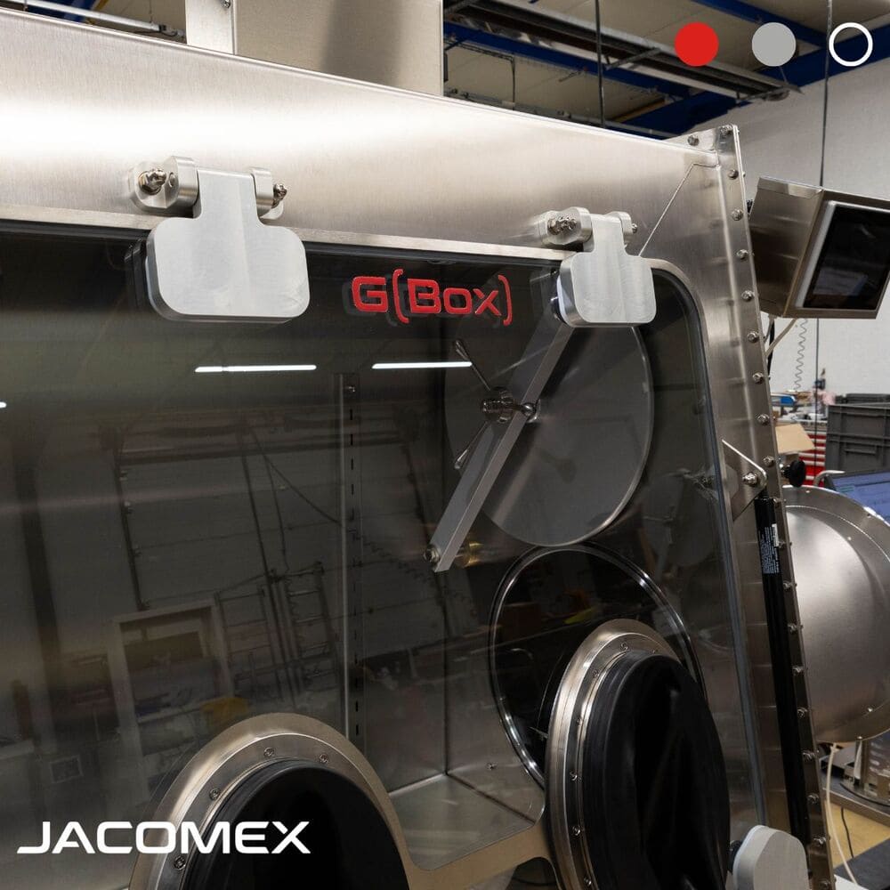 GBox: The regulated glove box for sensitive manipulations GBox: The regulated glove box for sensitive manipulations