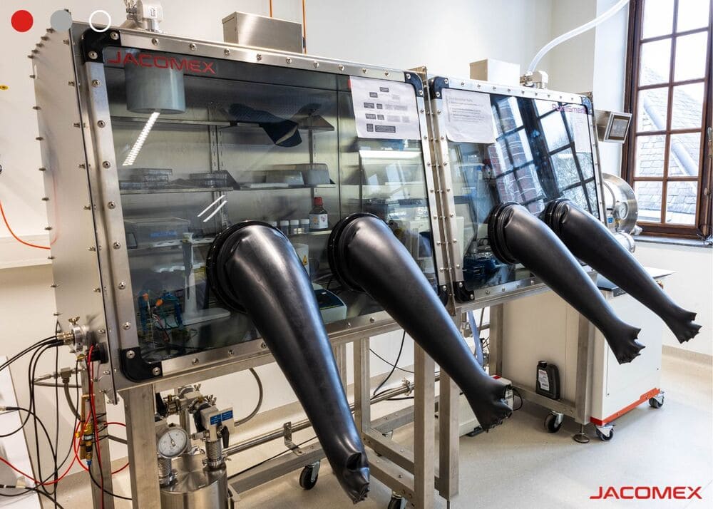 A PureSmart glove box for solar research in Louvain, Belgium A PureSmart glove box for solar research in Louvain, Belgium